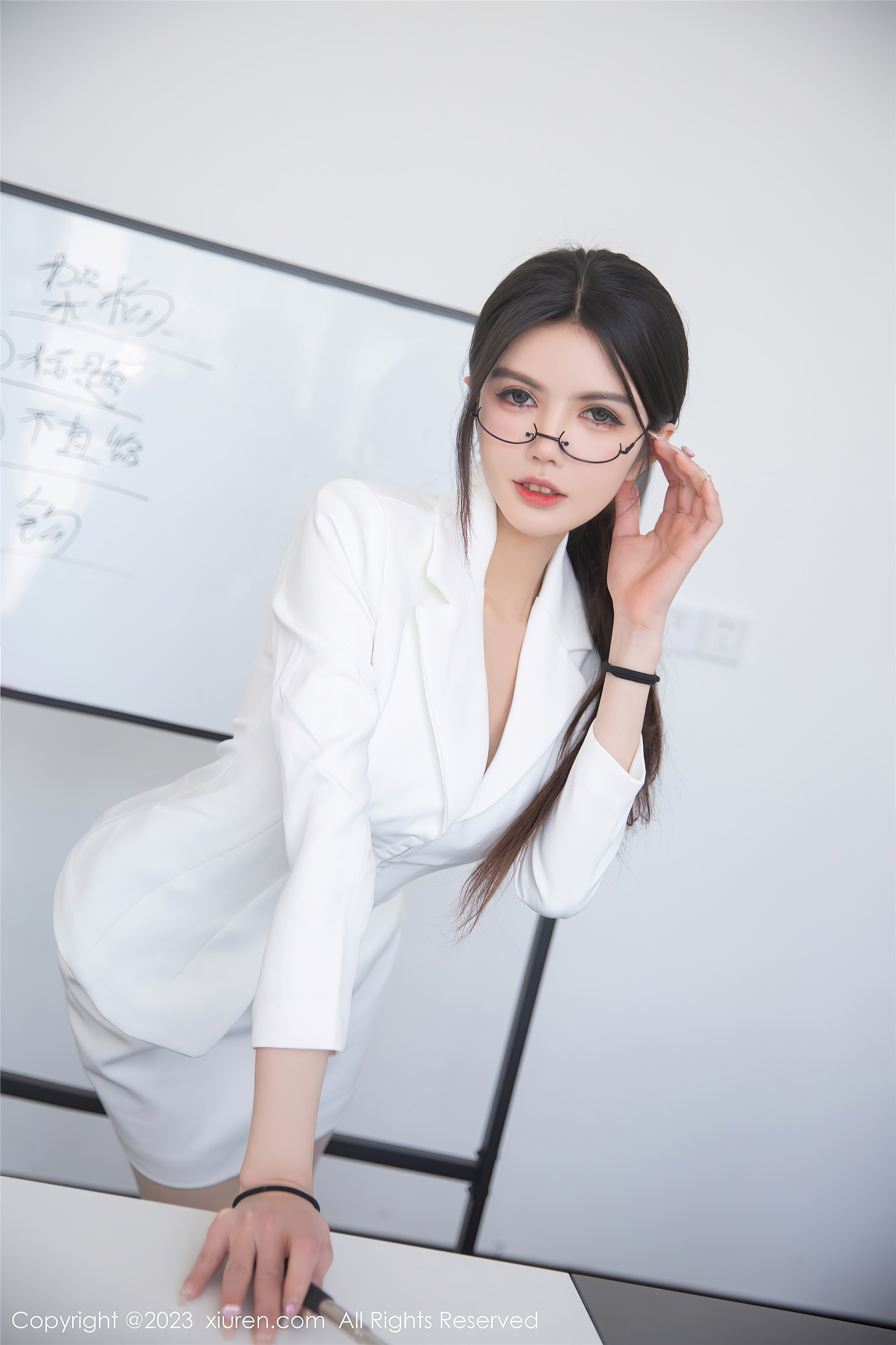 XiuRen秀人网  2023.04.12 NO.6563 媛媛酱belle